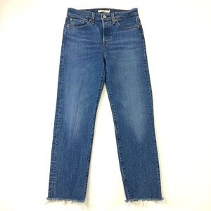 Levis wedgie straight jeans Womens Size 26in waist Inseam 25in denim raw hem